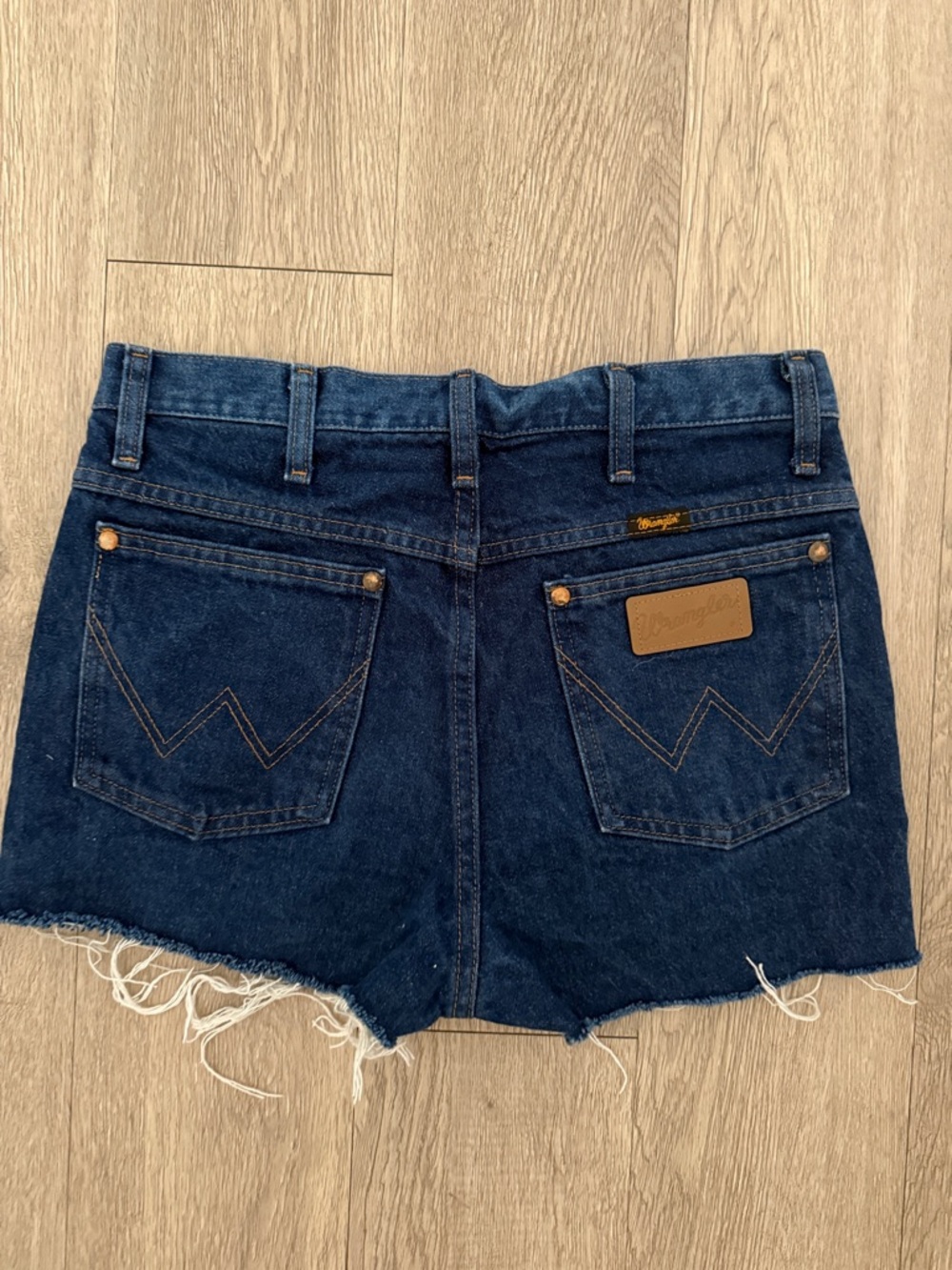 Wrangler Dark Blue 12” super high rise Denim Cutoff Shorts - Women's size 26